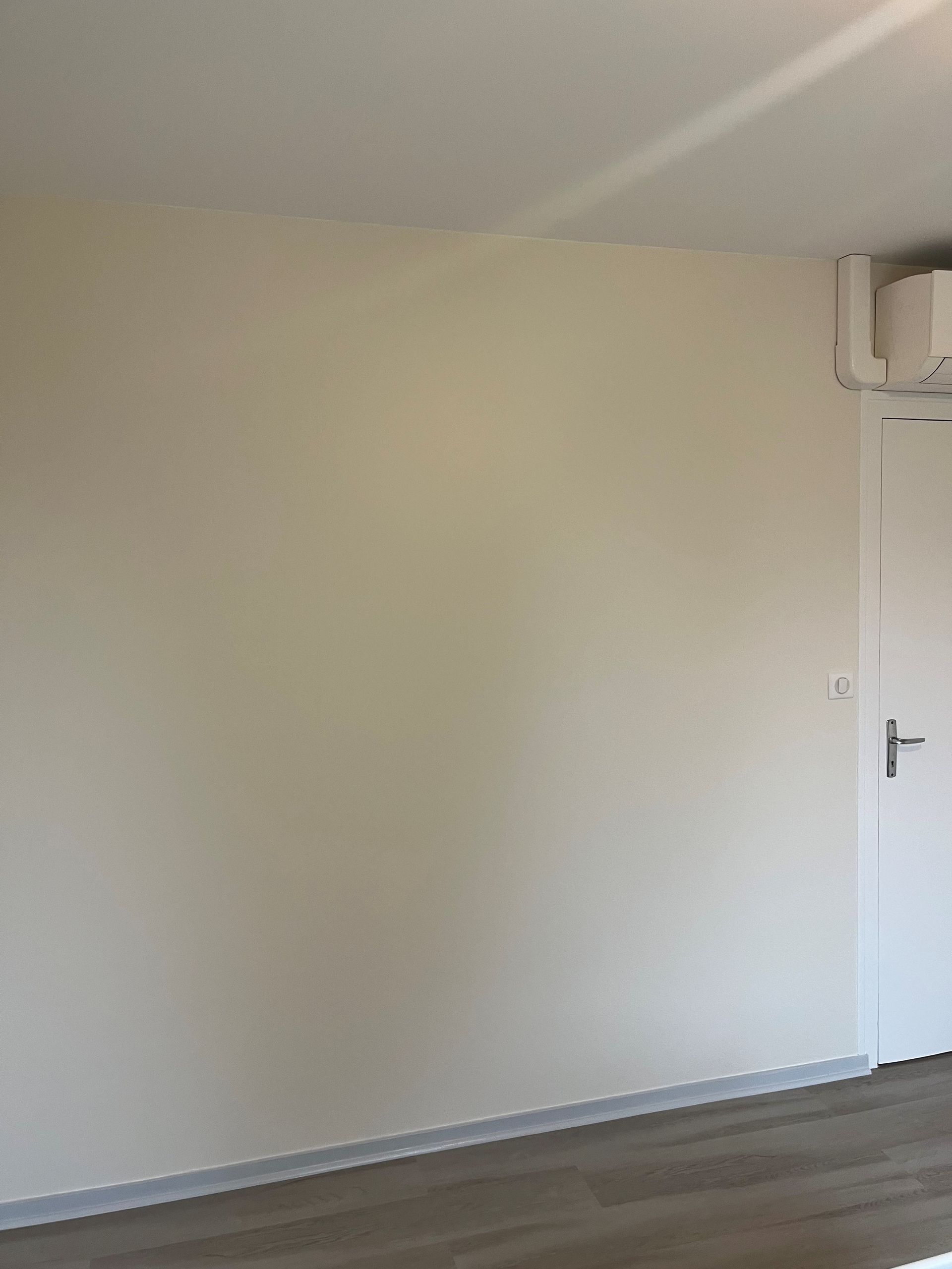 rénovation intérieure d'une salle à manger après