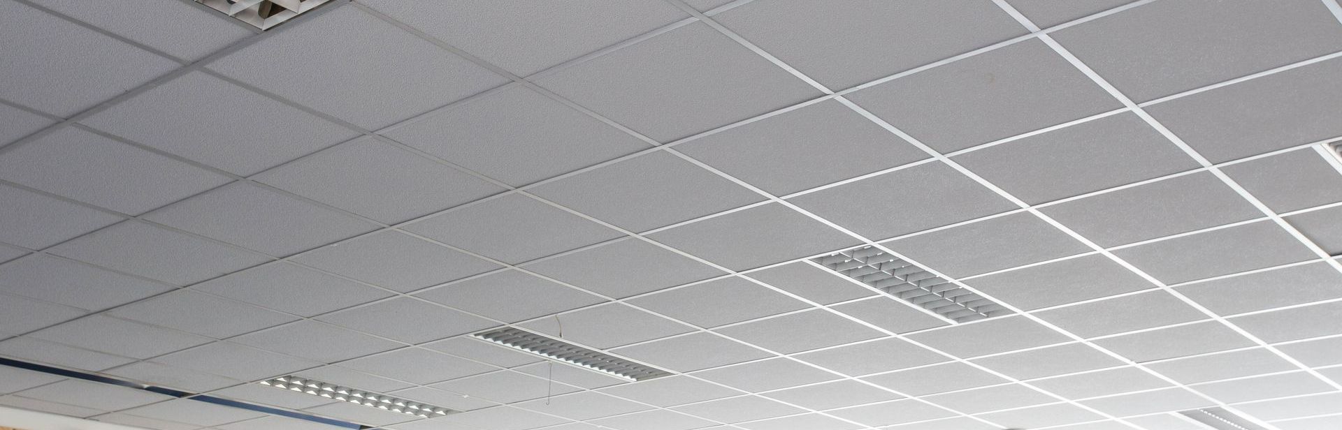 Faux plafond avec lumière intégrée