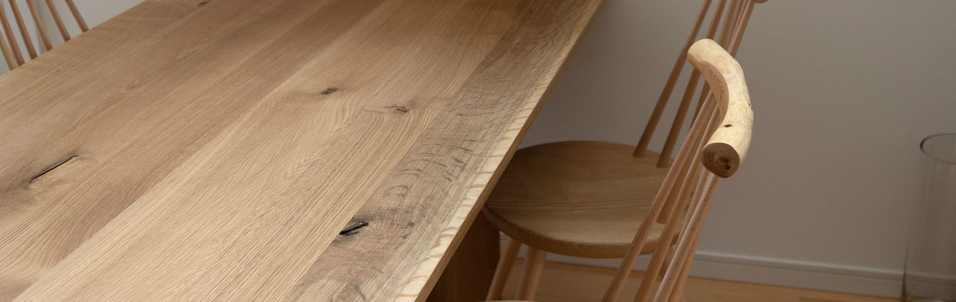 Table et chaises en bois