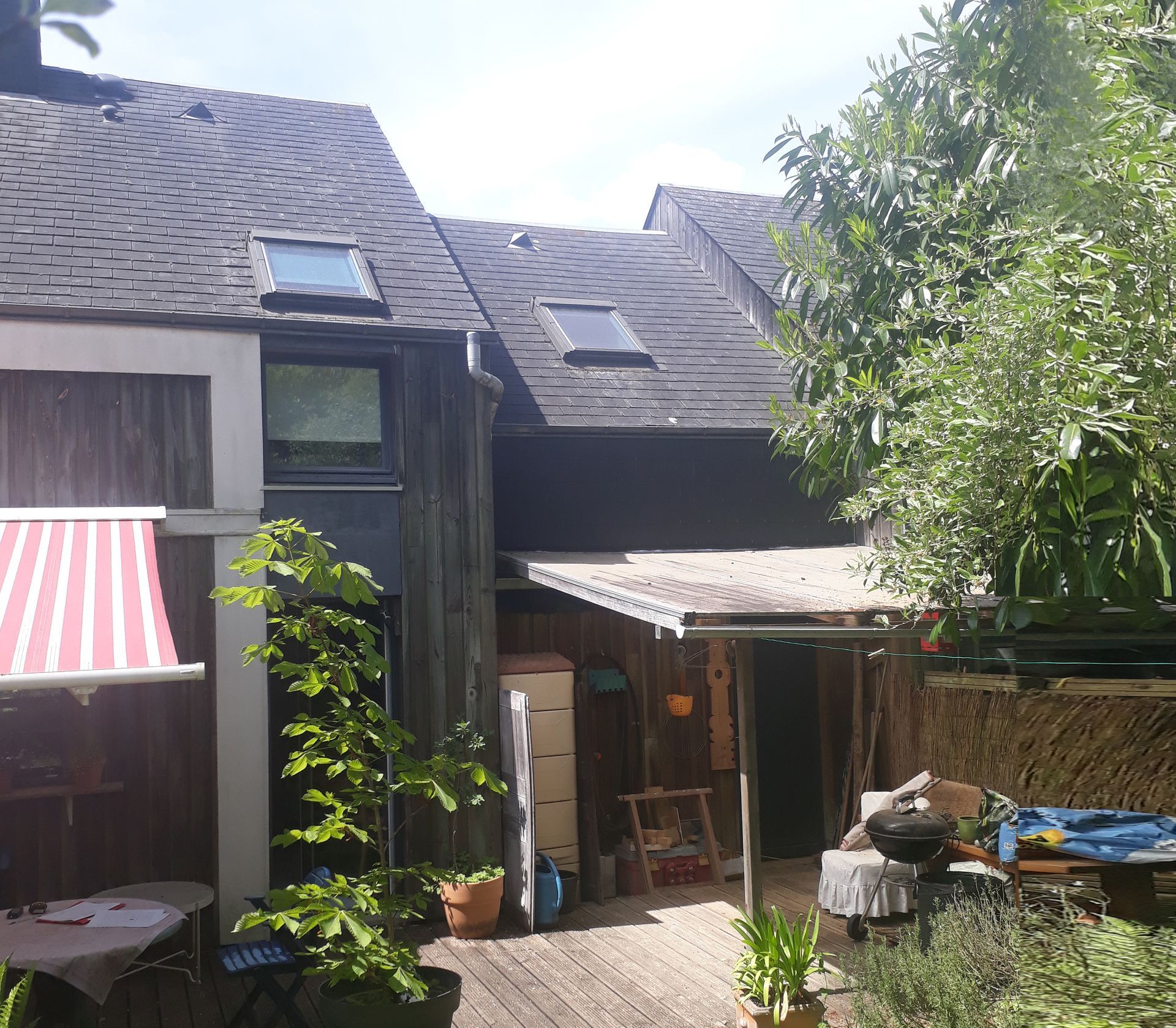 Garage côté jardin qui sera démoli