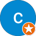 Um círculo azul com a letra c e uma estrela laranja dentro dele.