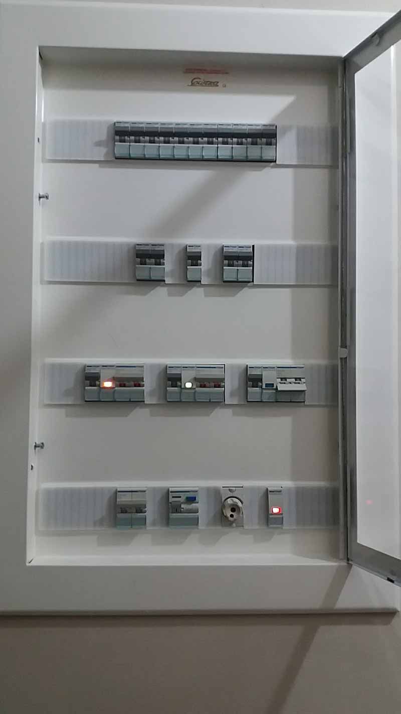 Ηλεκτρολόγος Ανδρώνης Δημήτρης