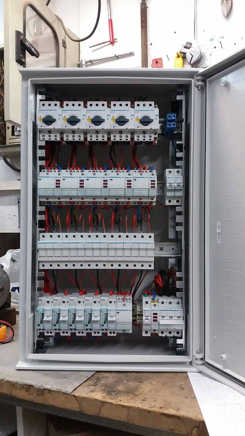 Ηλεκτρολόγος Ανδρώνης Δημήτρης