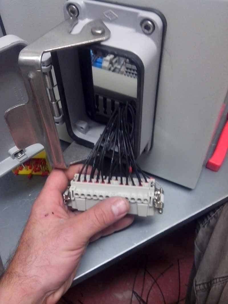 Ηλεκτρολόγος Ανδρώνης Δημήτρης