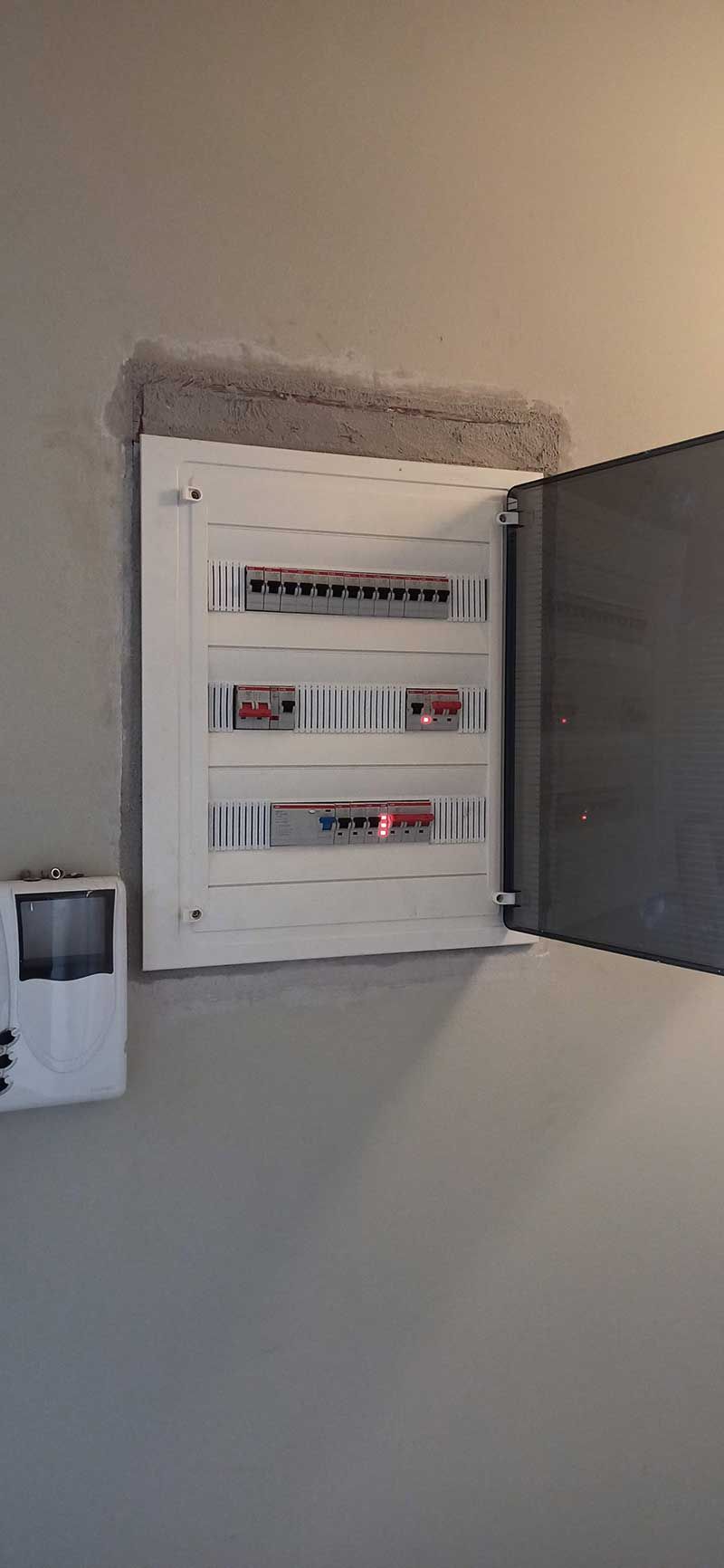 Ηλεκτρολόγος Ανδρώνης Δημήτρης