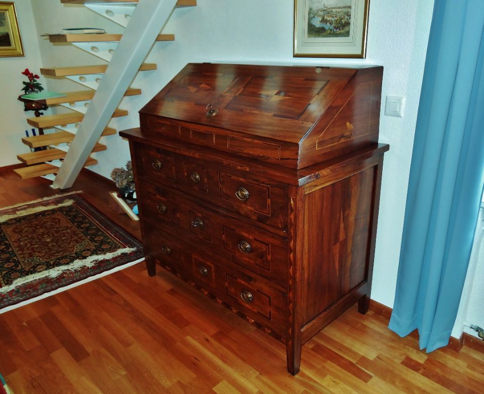 Antik-Schreinerei Herzog – Antikmöbel