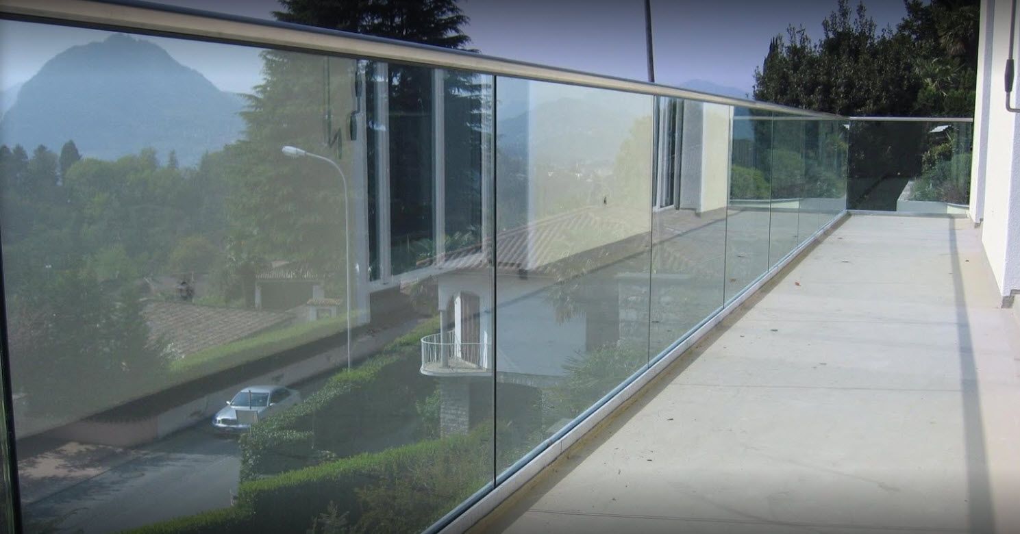 corrimano metallo vetro - Arnaboldi e Delfante Sagl - costruzioni metalliche - porte e serramenti - Davesco Soragno - Lugano - Ticino