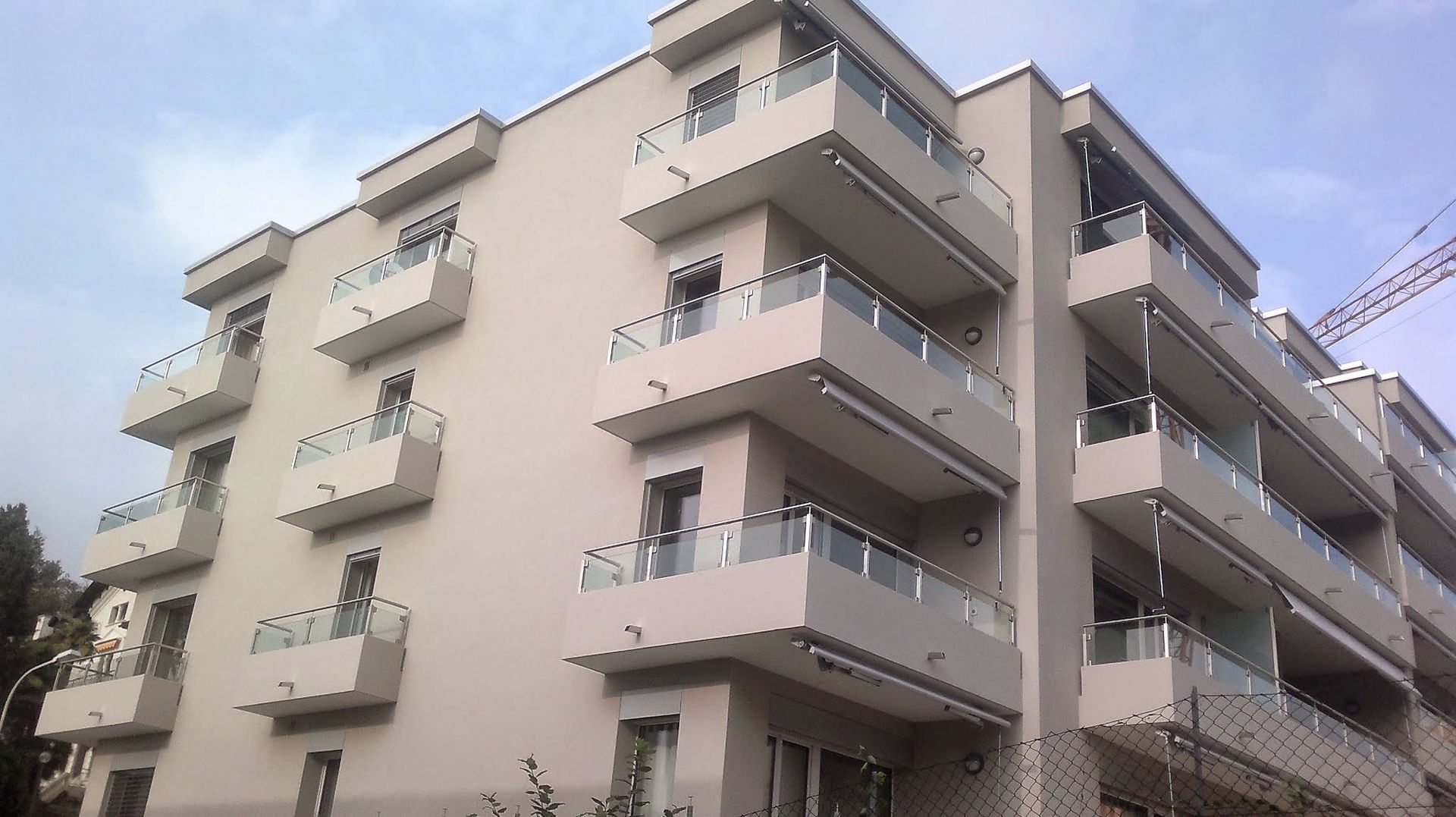 corrimano metallo vetro - Arnaboldi e Delfante Sagl - costruzioni metalliche - porte e serramenti - Davesco Soragno - Lugano - Ticino