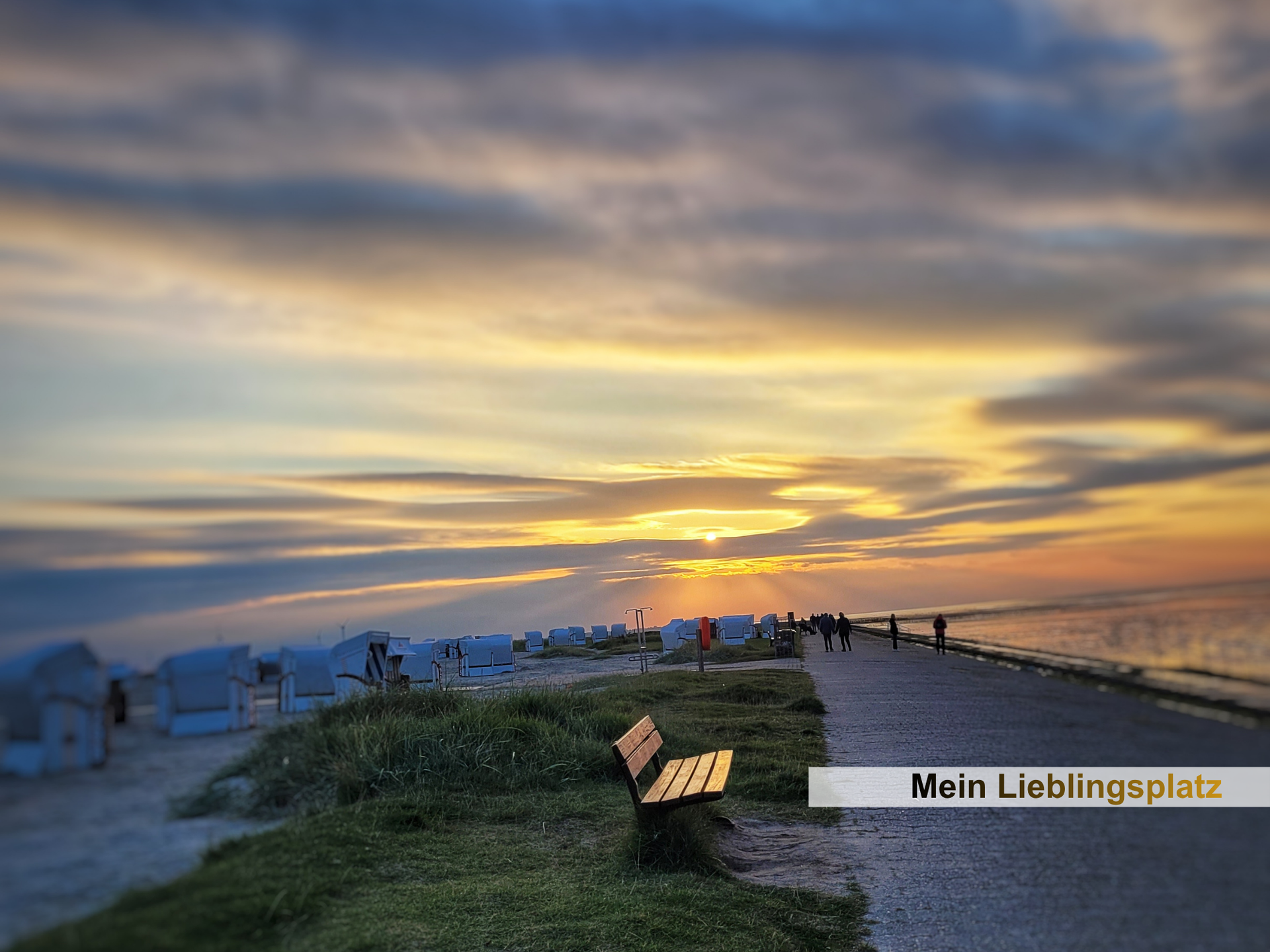 Abendhimmel über der Nordsee in Harlesiel nahe dem DreeGevelsHuus