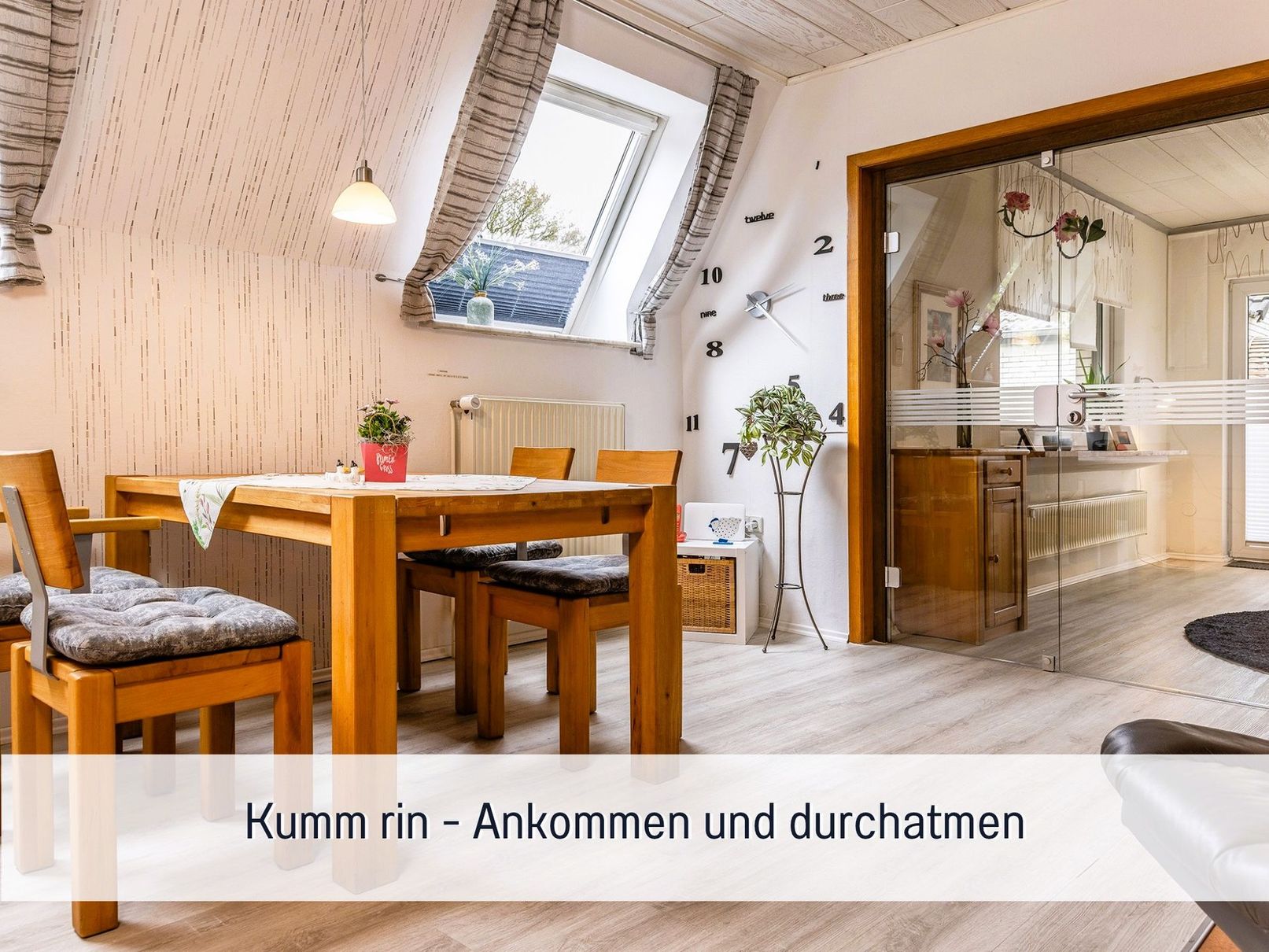 Großzügiges Esszimmer für 2 Presonen oder Besuch