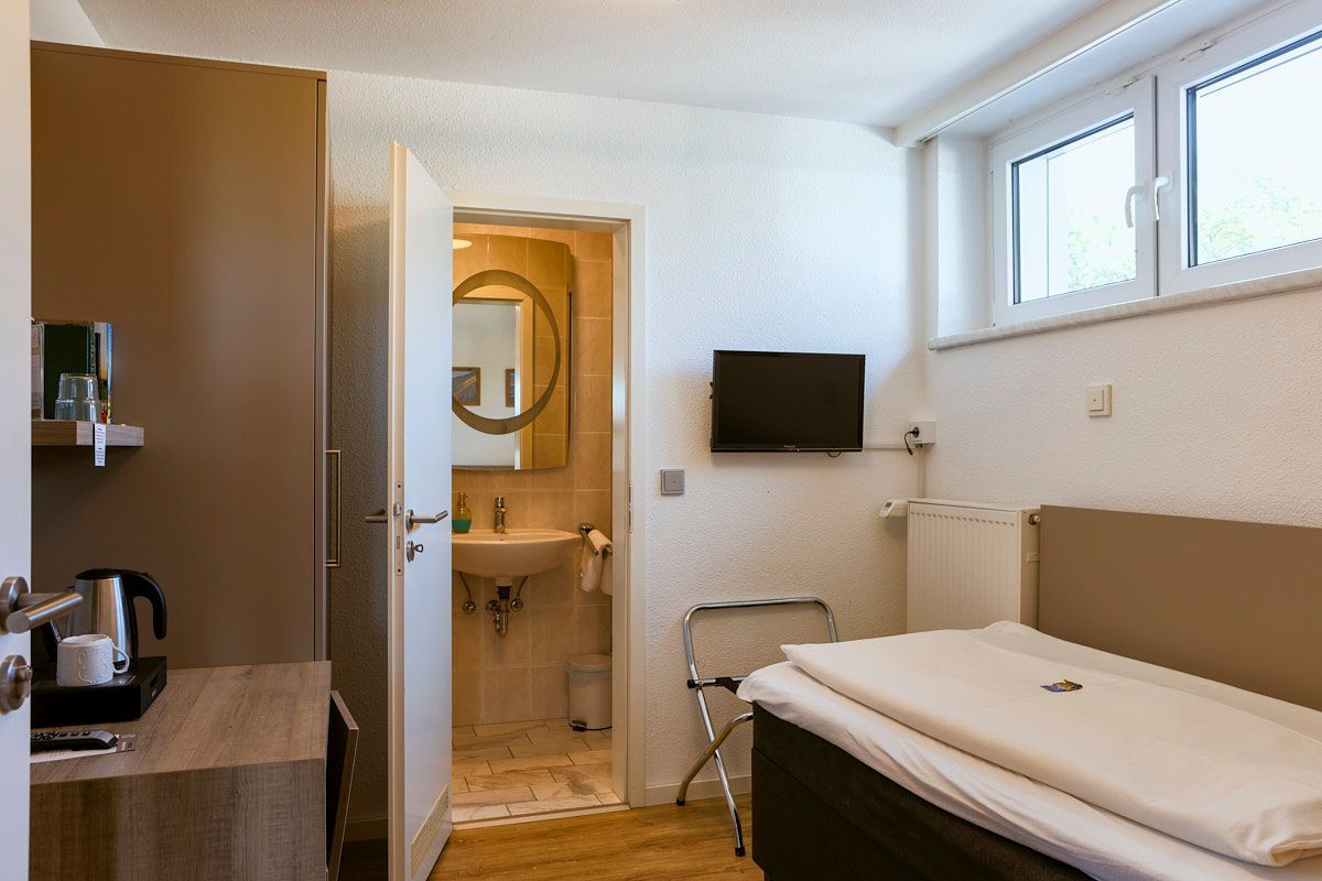 Hotelzimmer mit Einzelbett