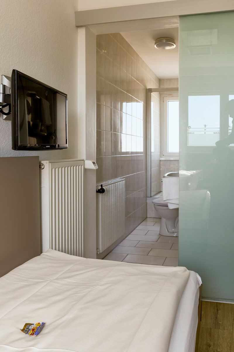 Hotelzimmer Seitenansicht