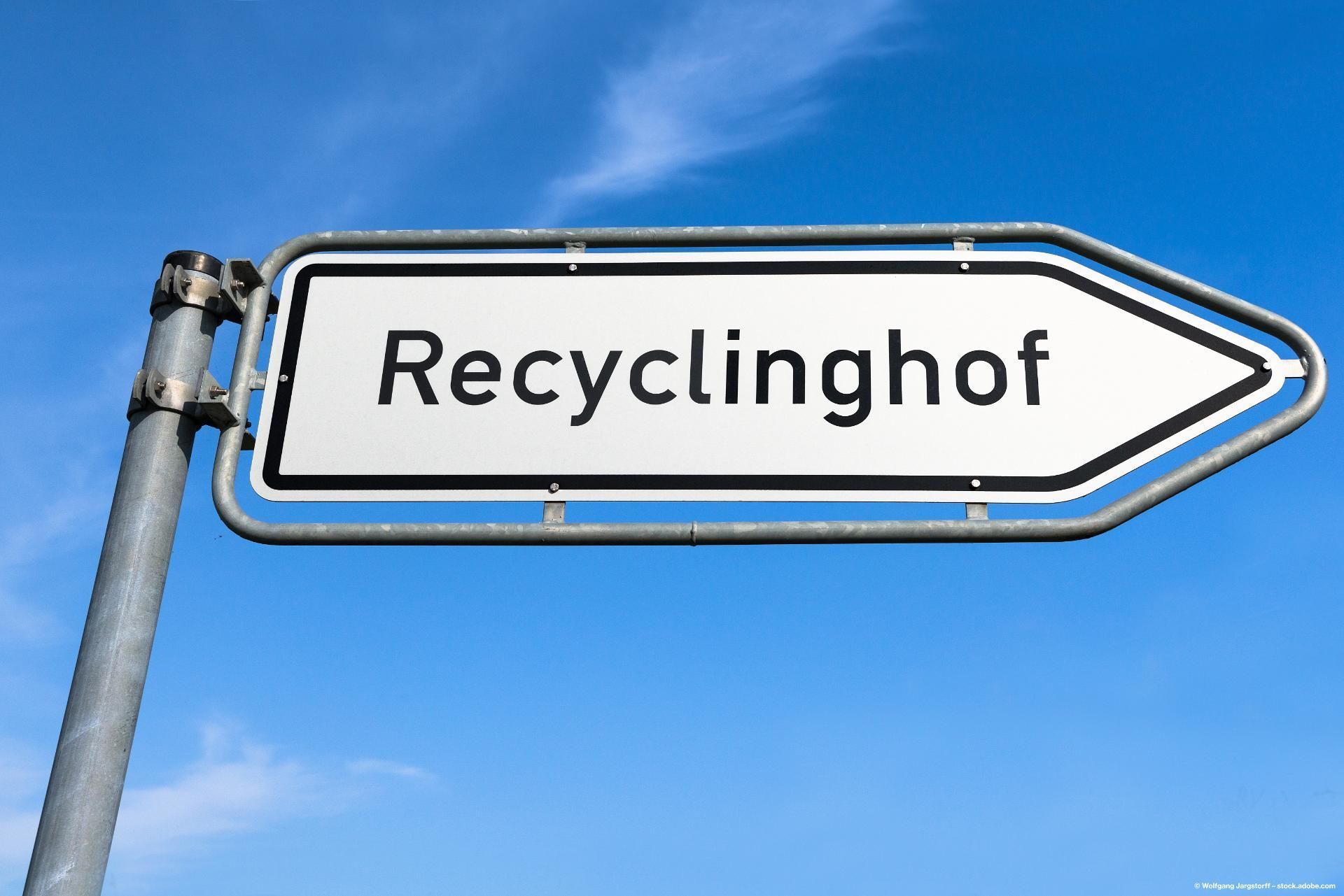 Schild von einem Recyclinghof