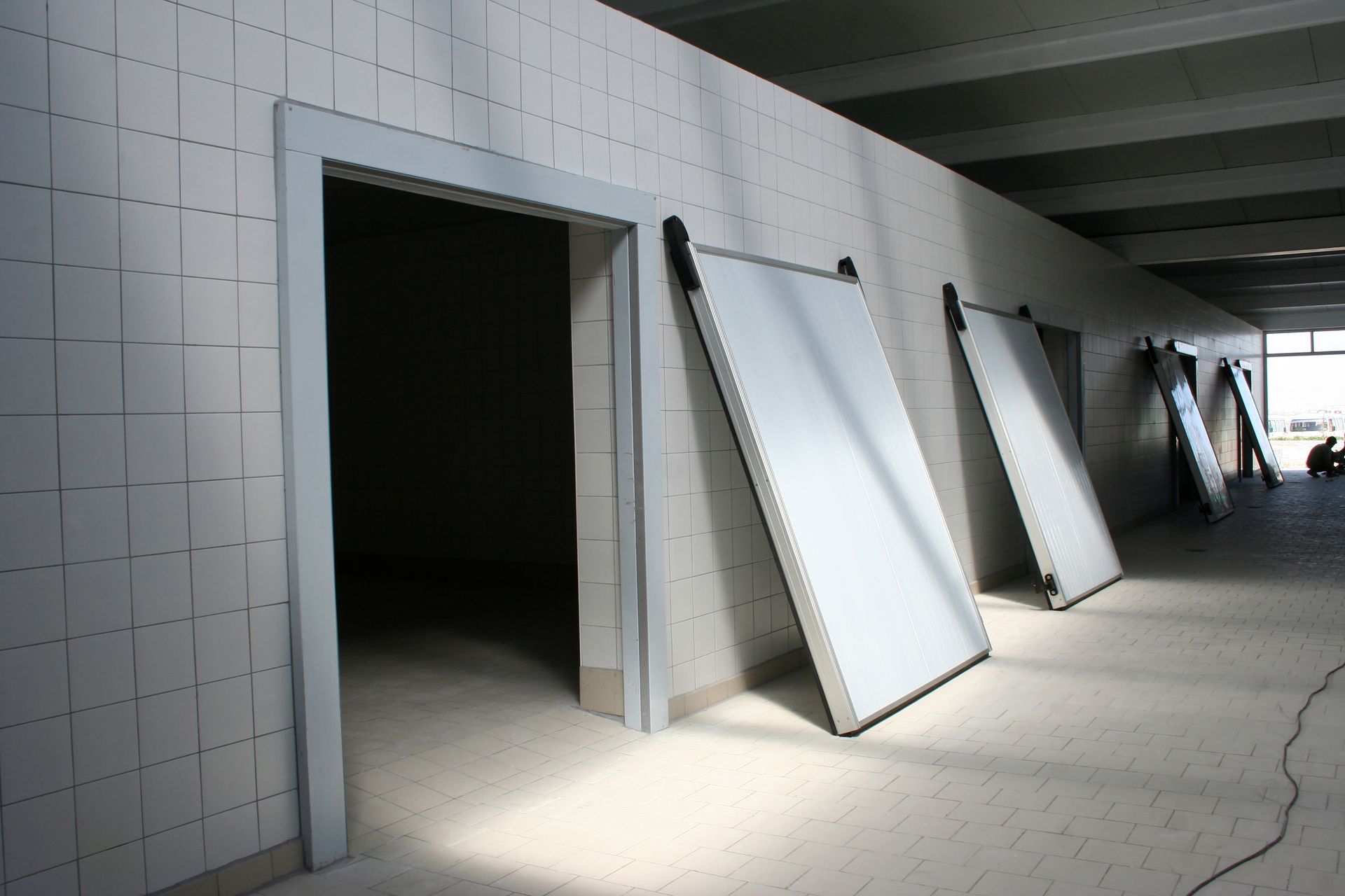 Remplacement de portes d'accès de chambre froide