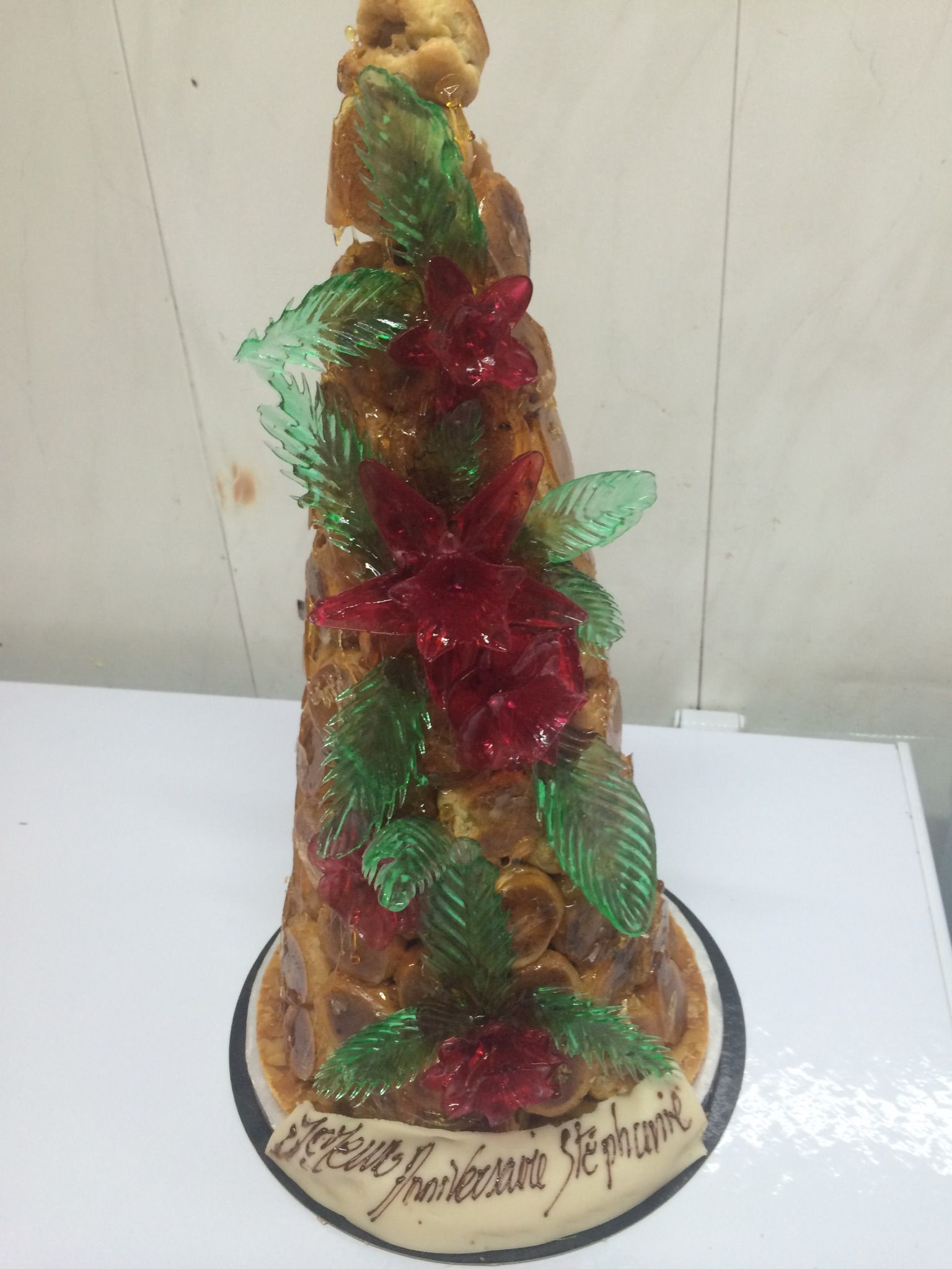 Pièce montée en forme de cône