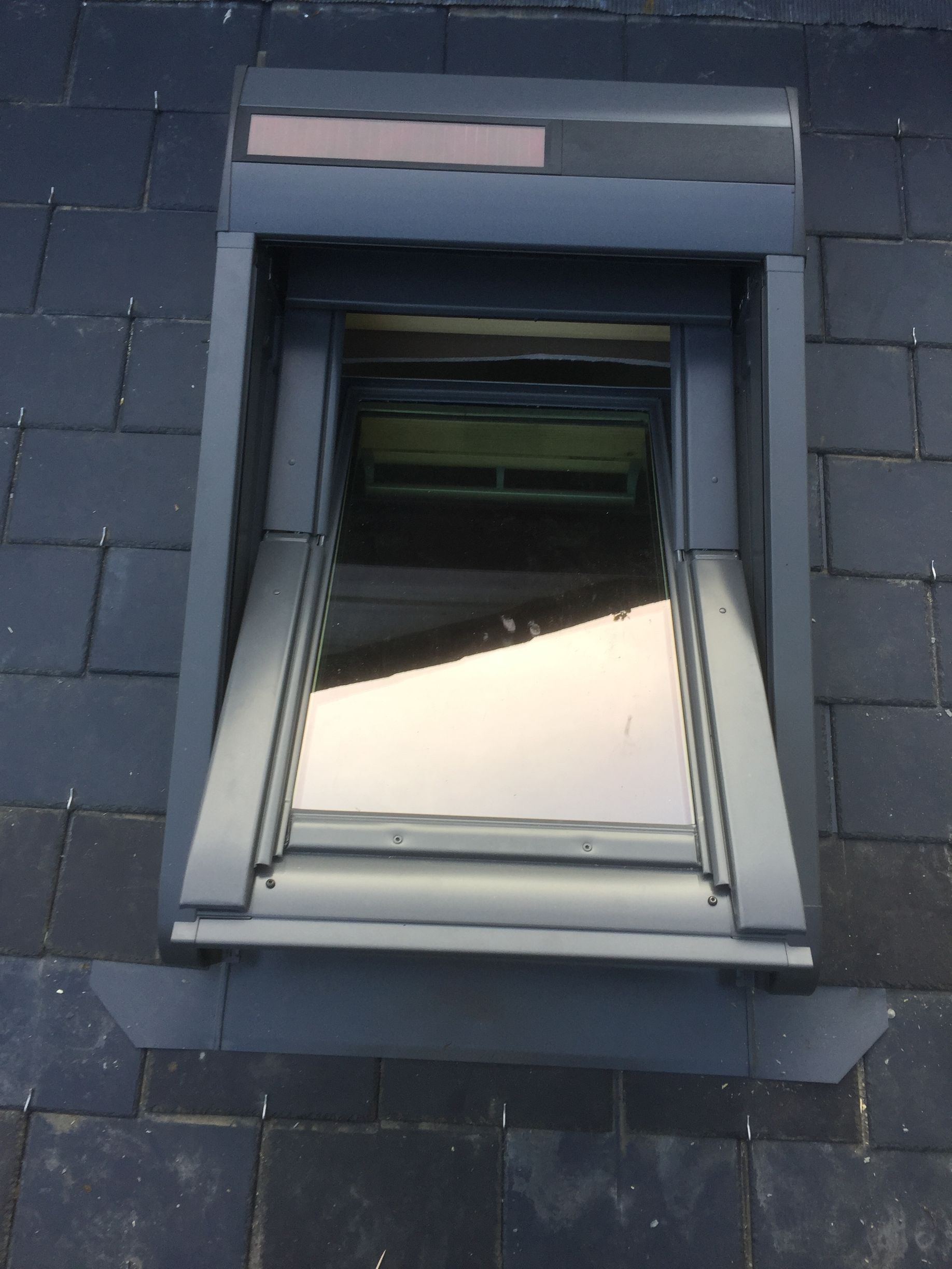 Une fenêtre de toit installée
