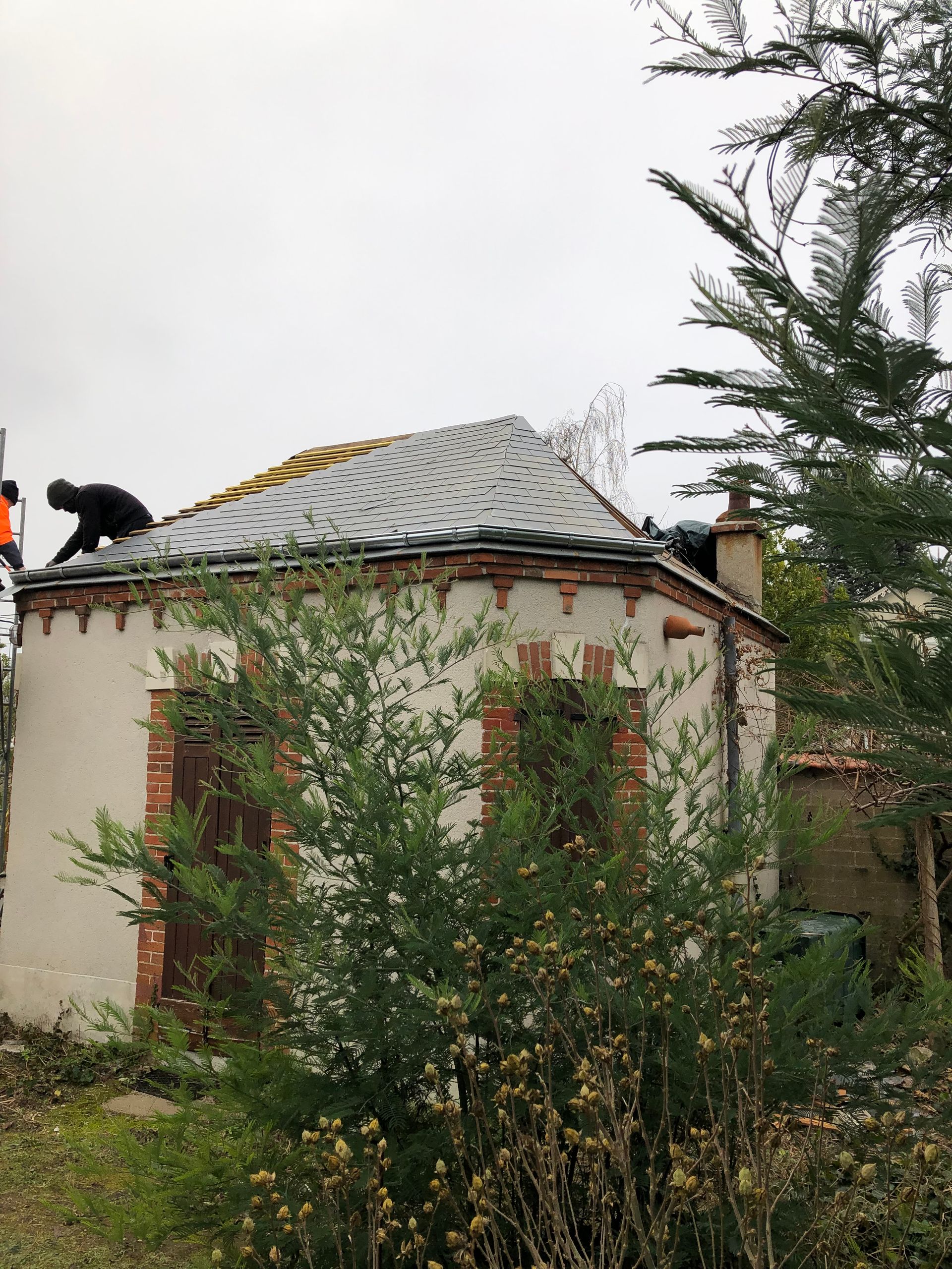 Couverture neuve grise