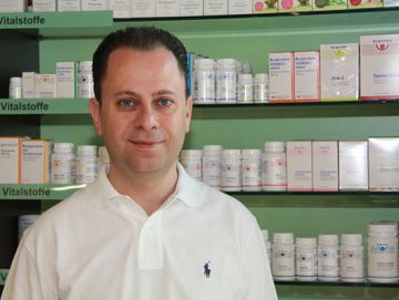 Reza Mirsaidi - Apotheke Drogerie Parfumerie Leue