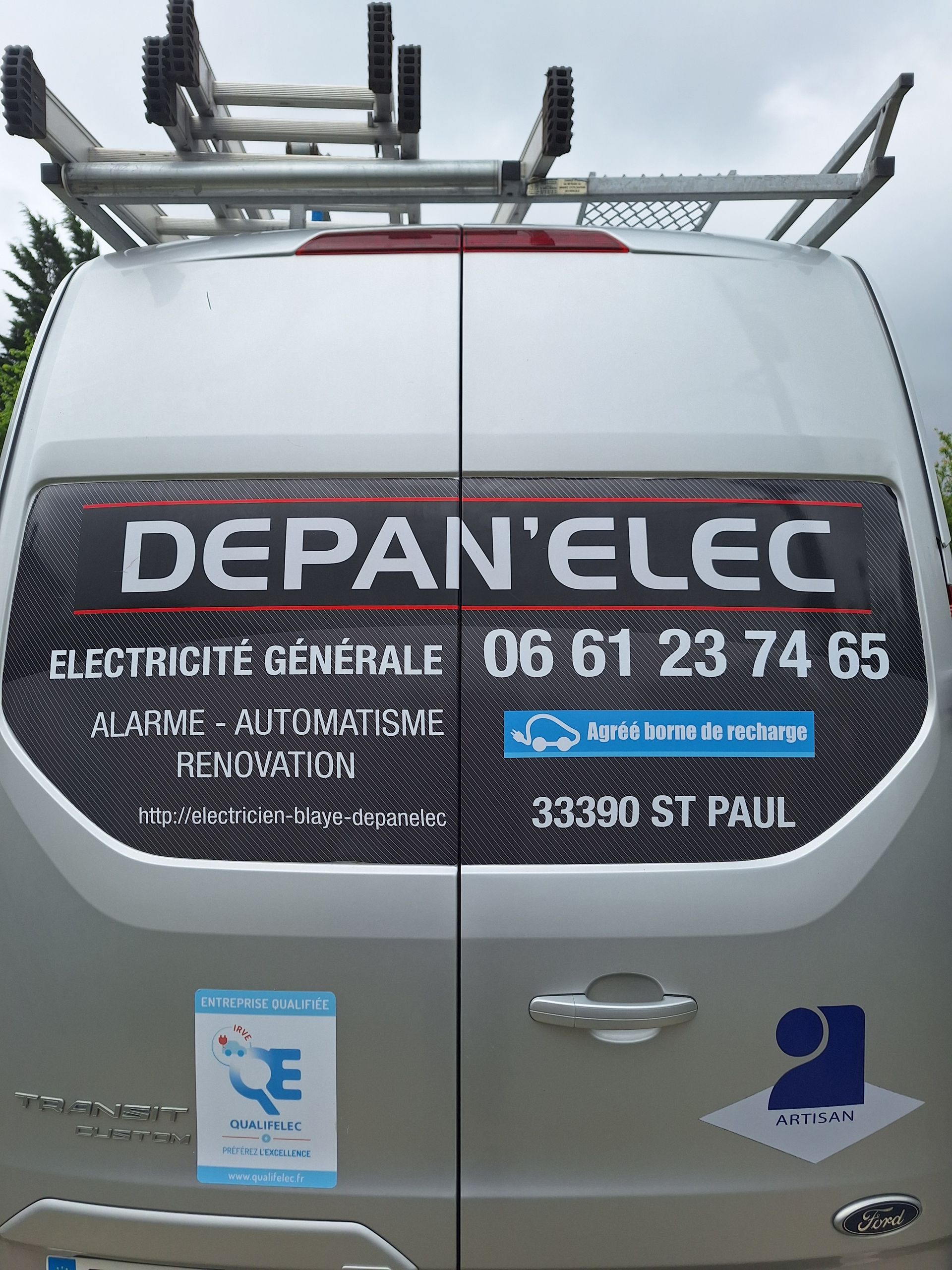 Camion de l'entreprise DEPAN'ELEC