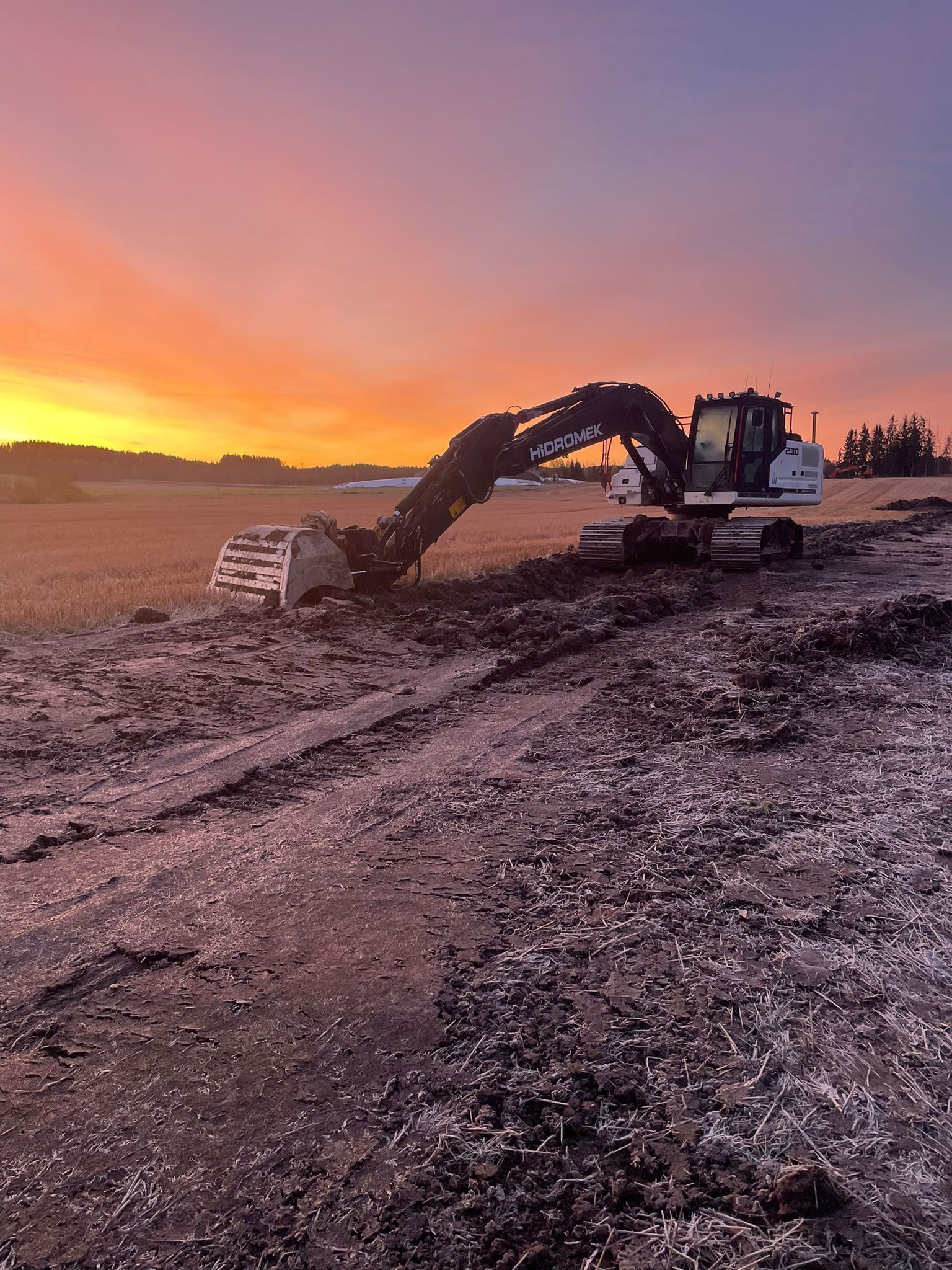 Maansiirtotyöt ja kaivut