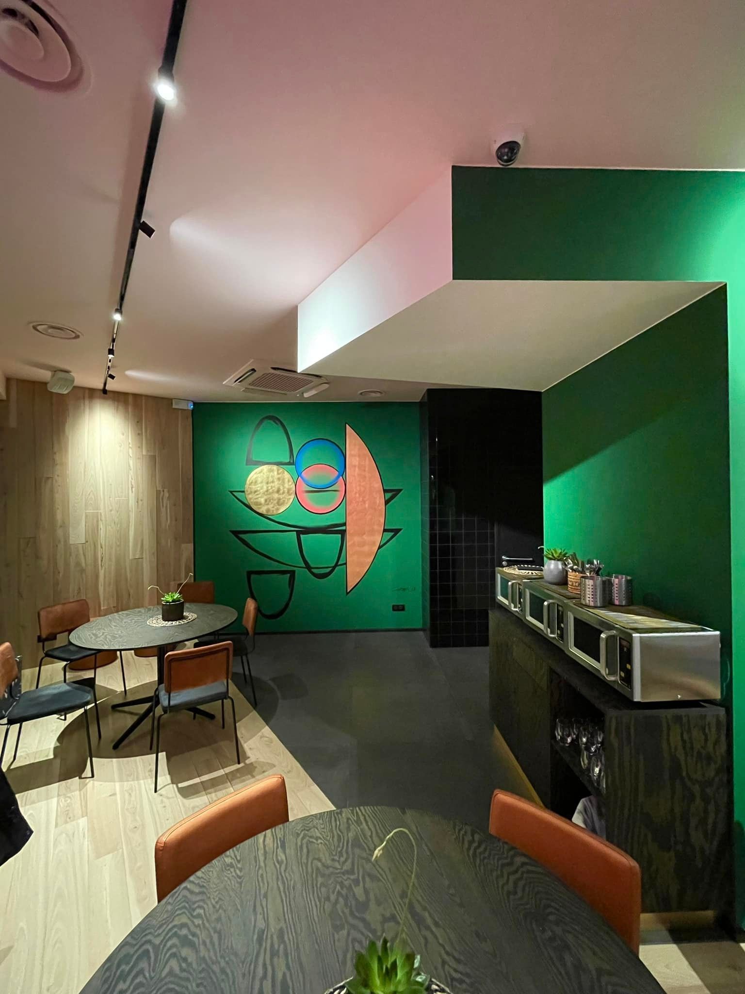 Peinture et décoration dans un restaurant