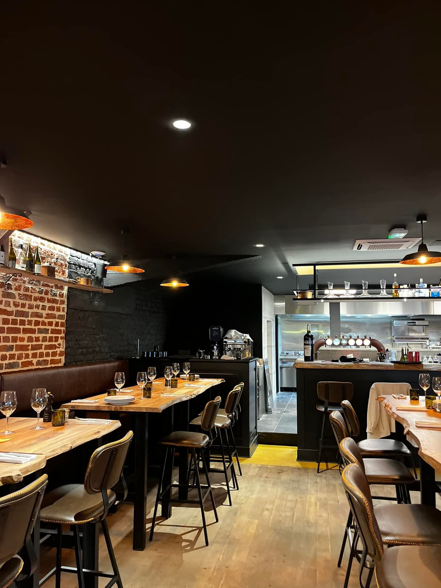 Peinture dans un restaurant