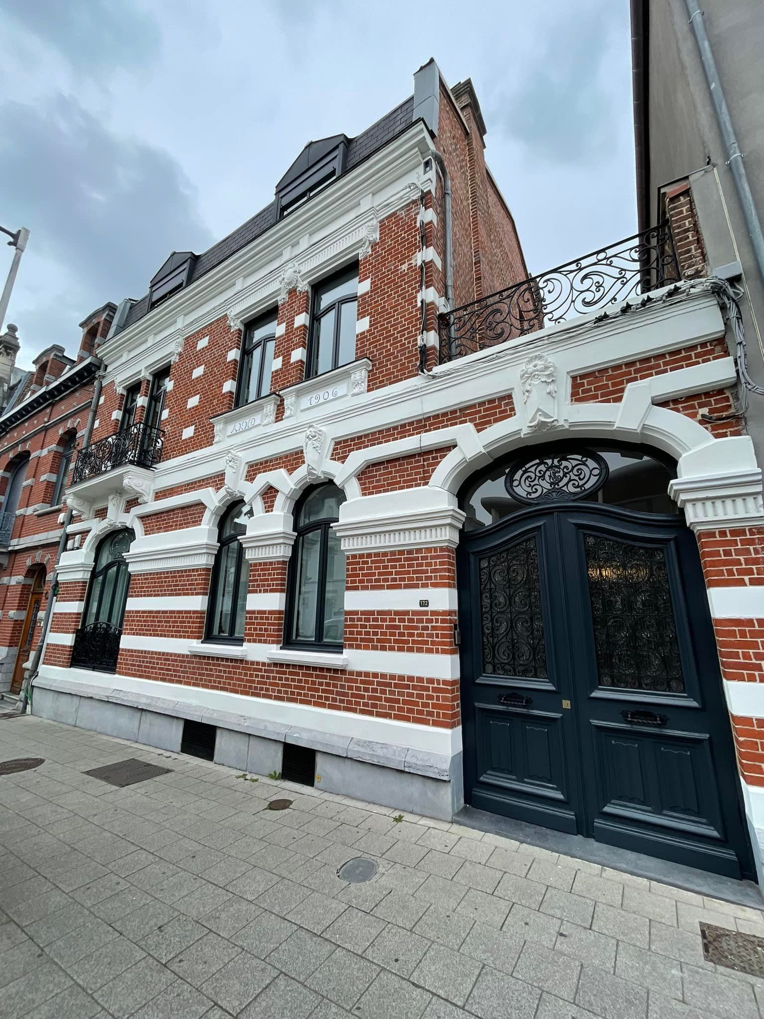 Façade de maison et menuiserie