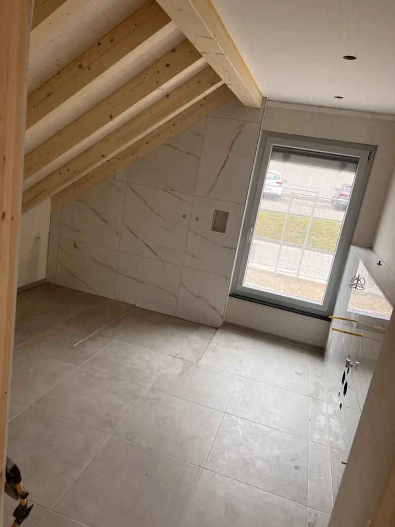 Raum, in dem die Kera One GmbH Platten verlegt hat