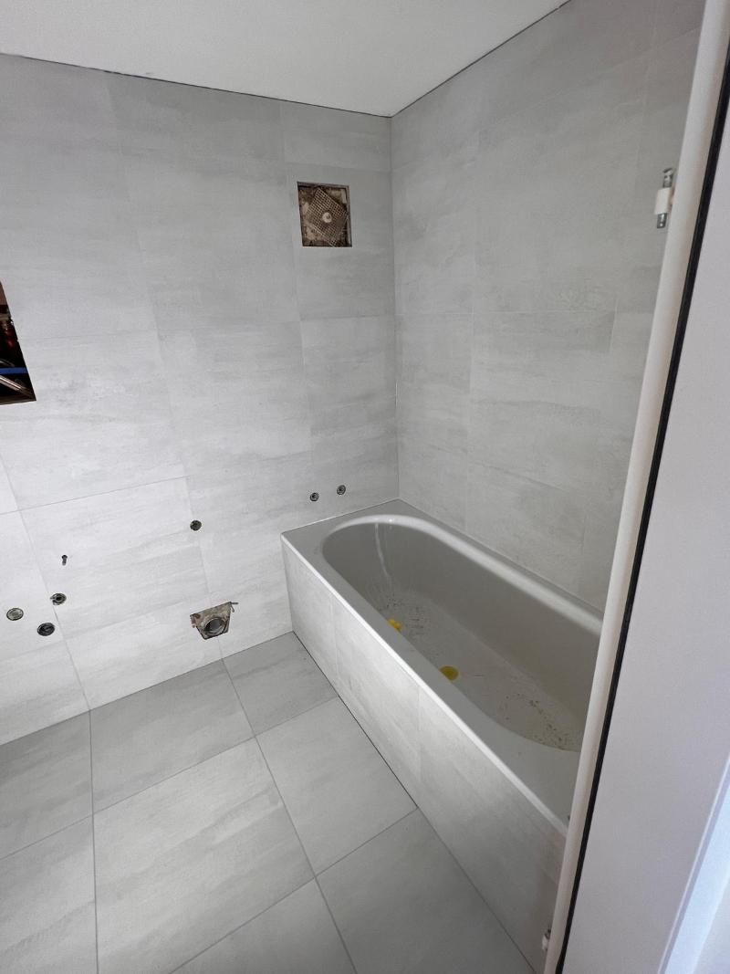 Badezimmer, das von der Kera One GmbH renoviert wurde