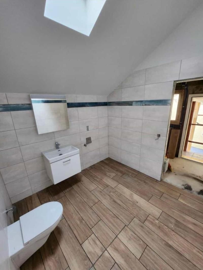 Badezimmer, das von der Kera One GmbH renoviert wurde