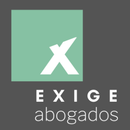 Logotipo para Exige abogados que presenta una "X" blanca en un cuadrado verde, con el nombre debajo en texto blanco.