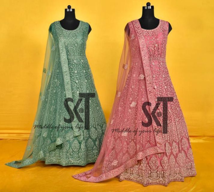 traditionelles indisches Kleid im SKT Nathan Shop