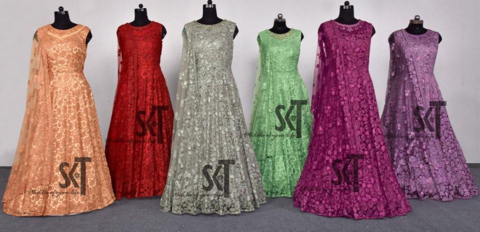 traditionelles indisches Kleid im SKT Nathan Shop