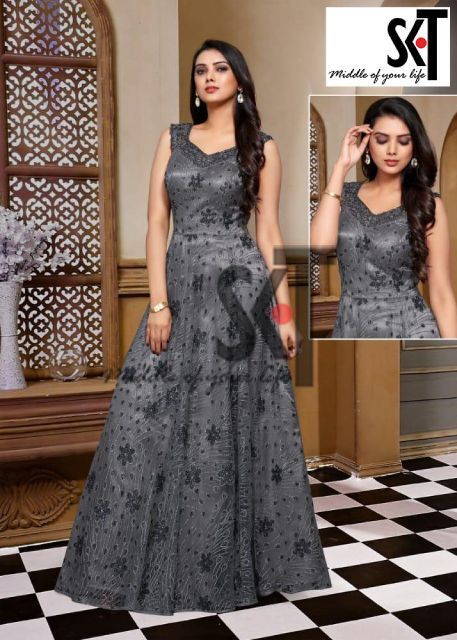 traditionelles indisches Kleid im SKT Nathan Shop