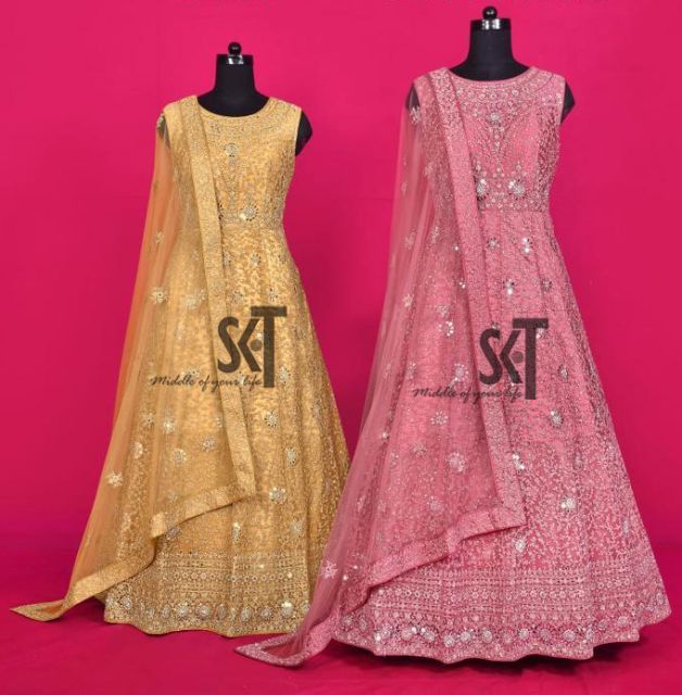 traditionelles indisches Kleid im SKT Nathan Shop