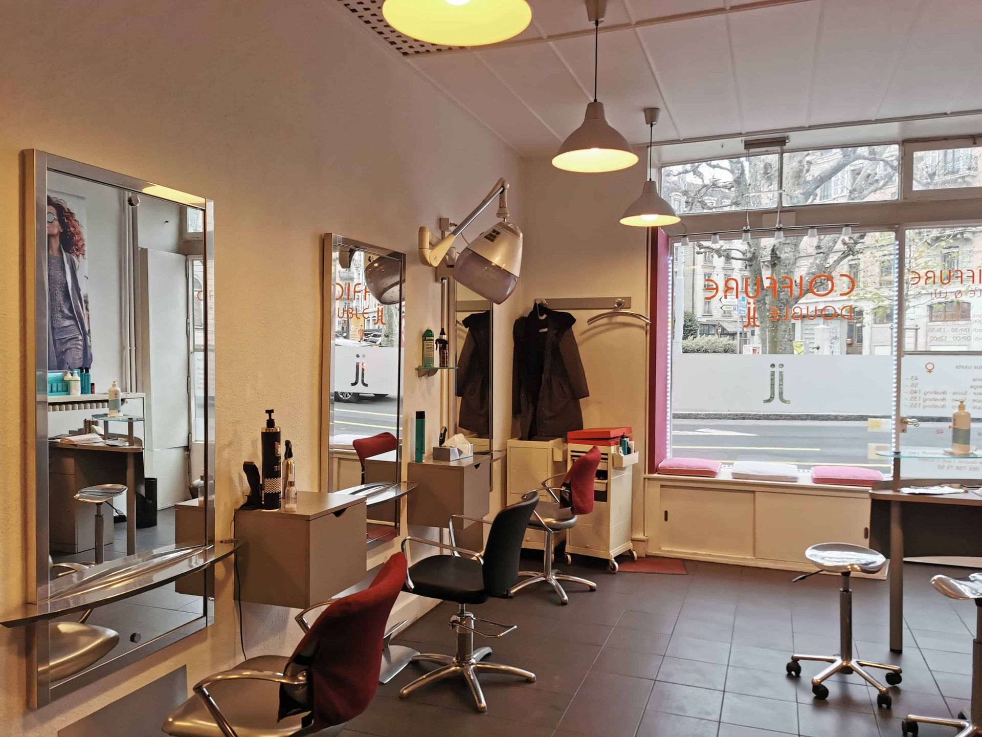 Double Ji Coiffure - Genève