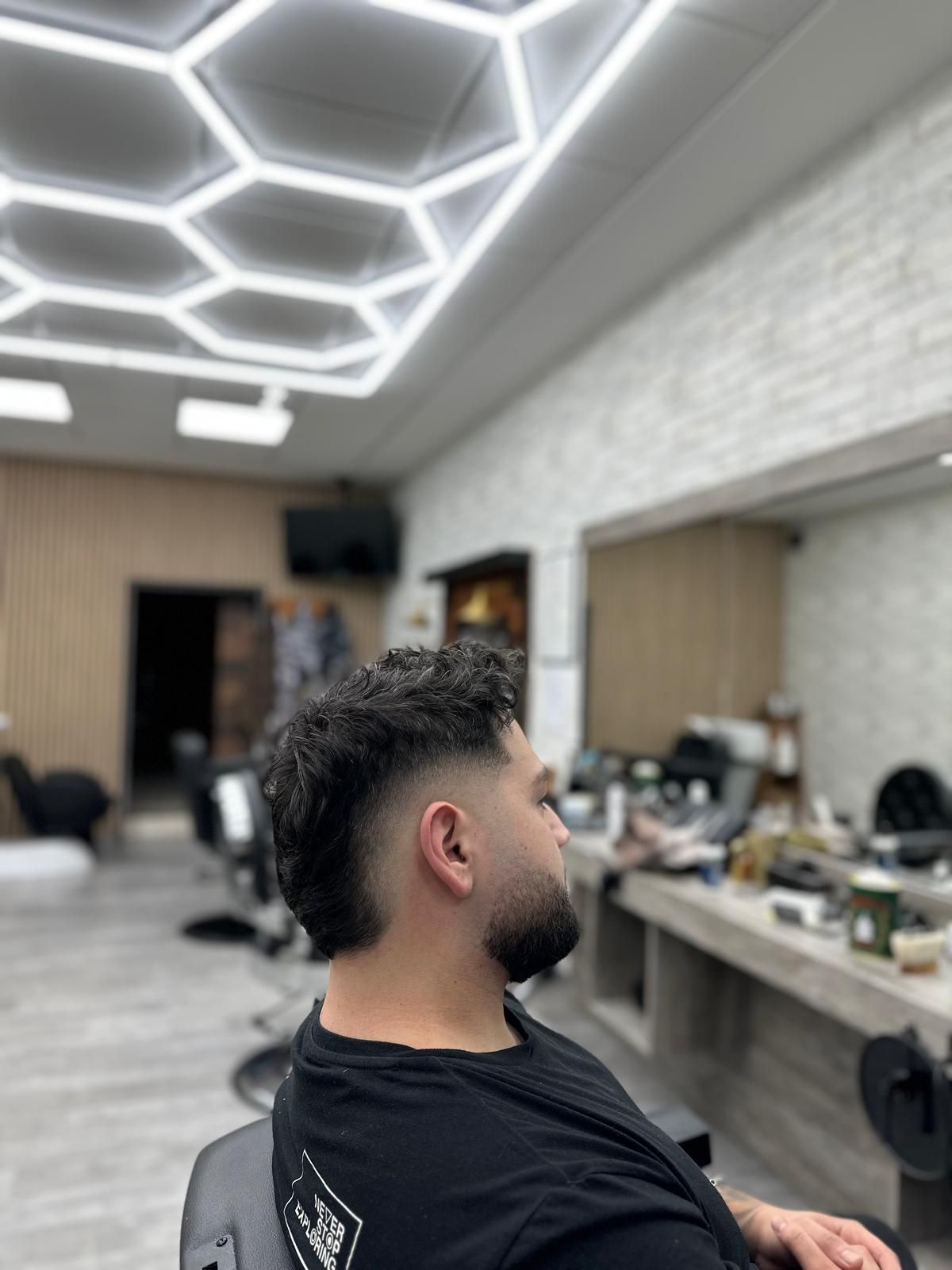 Herrenhaarschnitt faded kleiner Junge