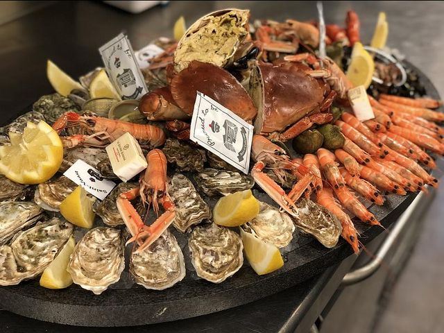 Plateau De Fruits De Mer Preparer Un Plateau De Fruits De Mer Pour 2 Personnes Recette Par Chef Simon