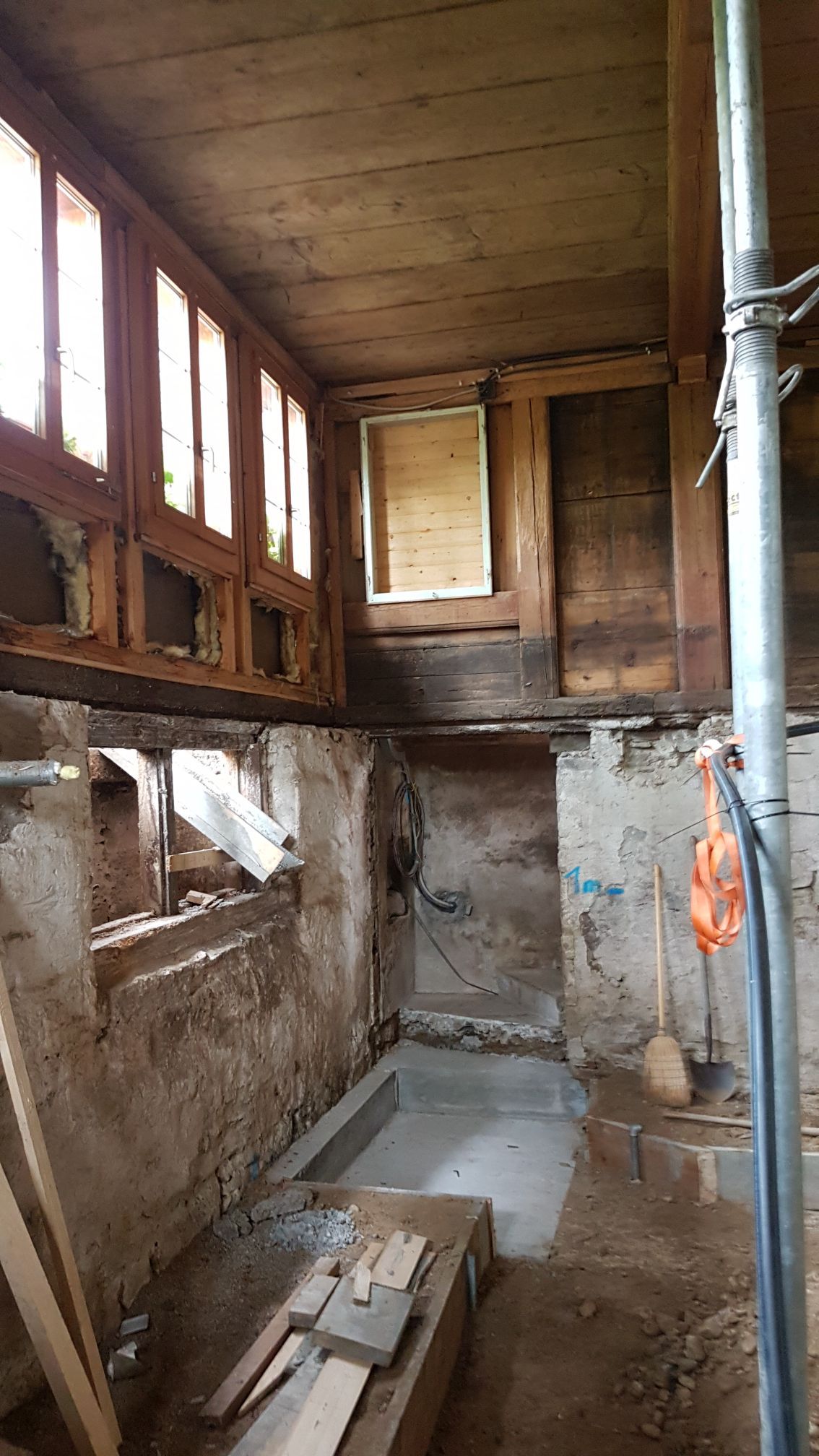 Holzbau Umbau Dach - B. Schneiter GmbH - Goldiwil (Thun)