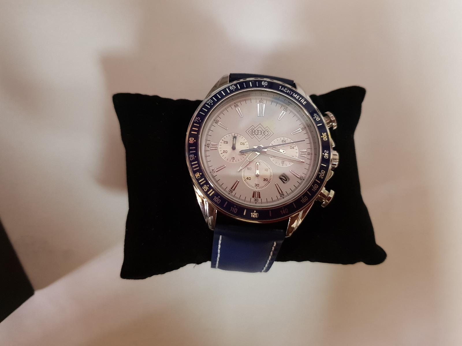Personnalisation d'une montre autour d'un petit coussin