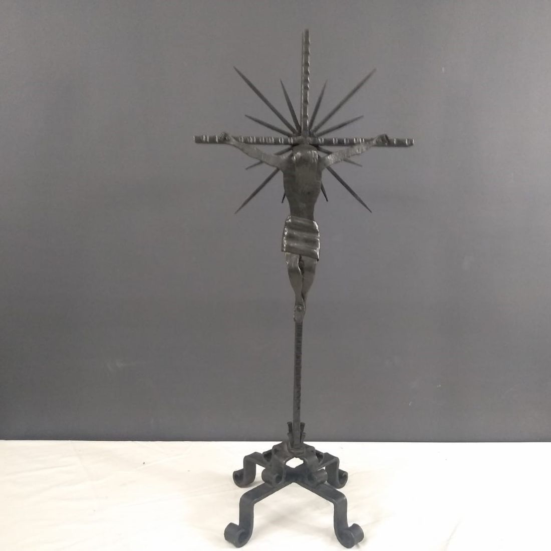 Una imagen hecha de metal 