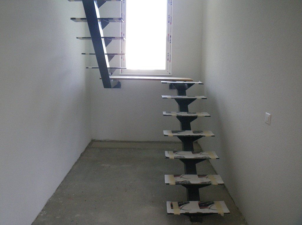 JM Serrurerie réalisations- Escalier intérieur, tubes centraux porteurs