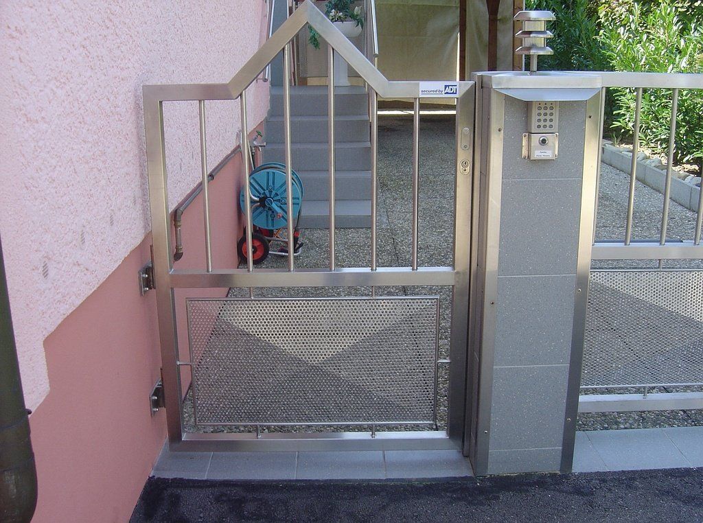 JM Serrurerie réalisations- Portillon construction identique au portail dormant-battant