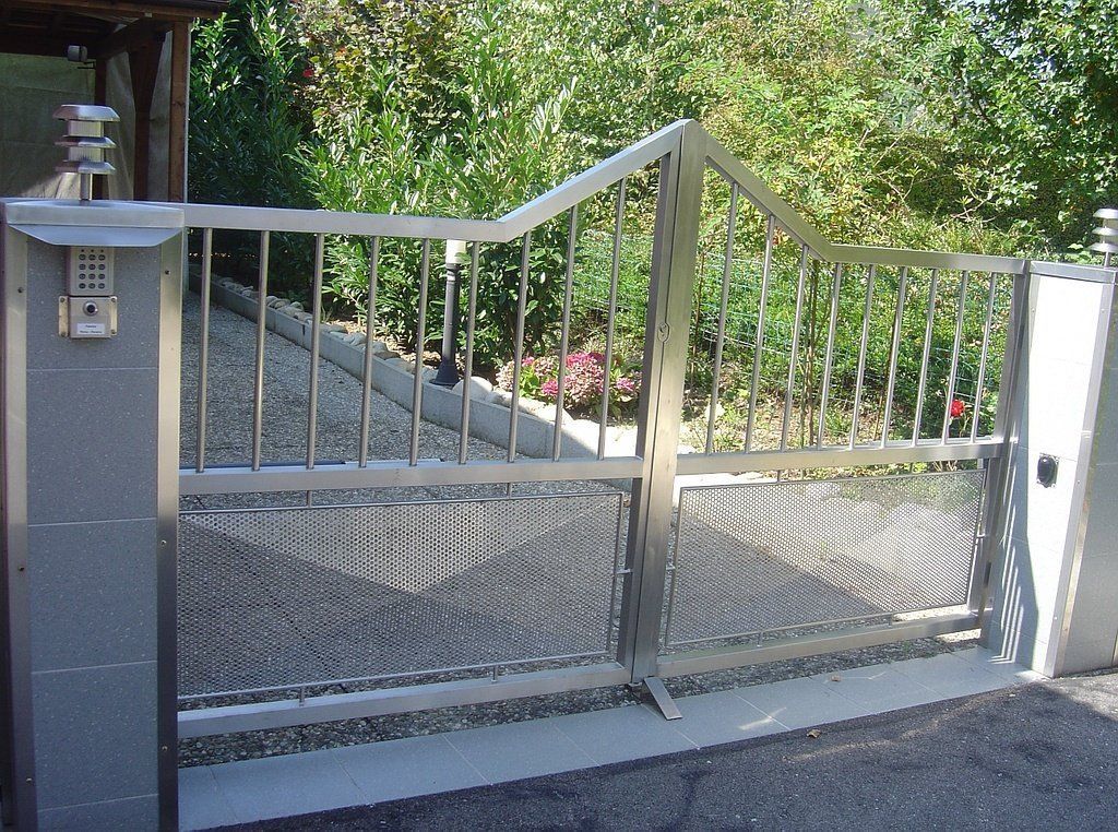JM Serrurerie réalisations- Portail dormant-battant, tubes inox 50mm