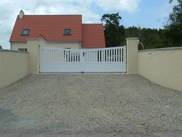 Portail aluminium ajouré