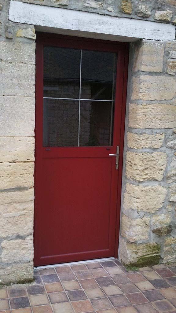 Porte assortie rouge