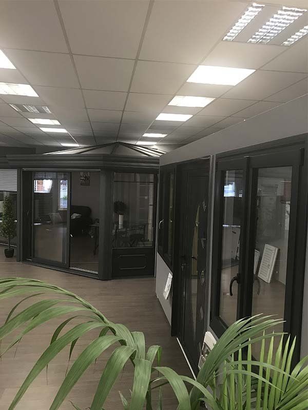 Exemples de véranda et menuiseries dans notre showroom