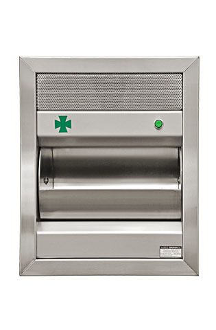 Un botiquín de primeros auxilios de acero inoxidable con una cruz verde.