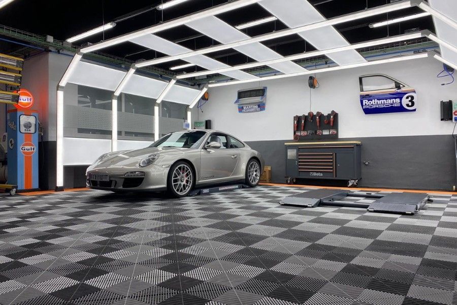 cuidado de vehículos exclusivos en en centro de Bilbao