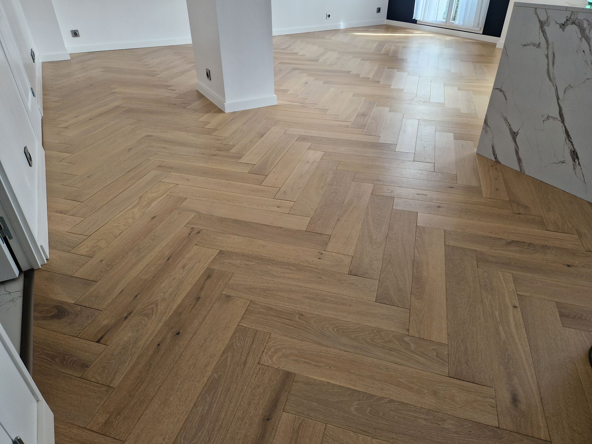 Parquet à chevrons.